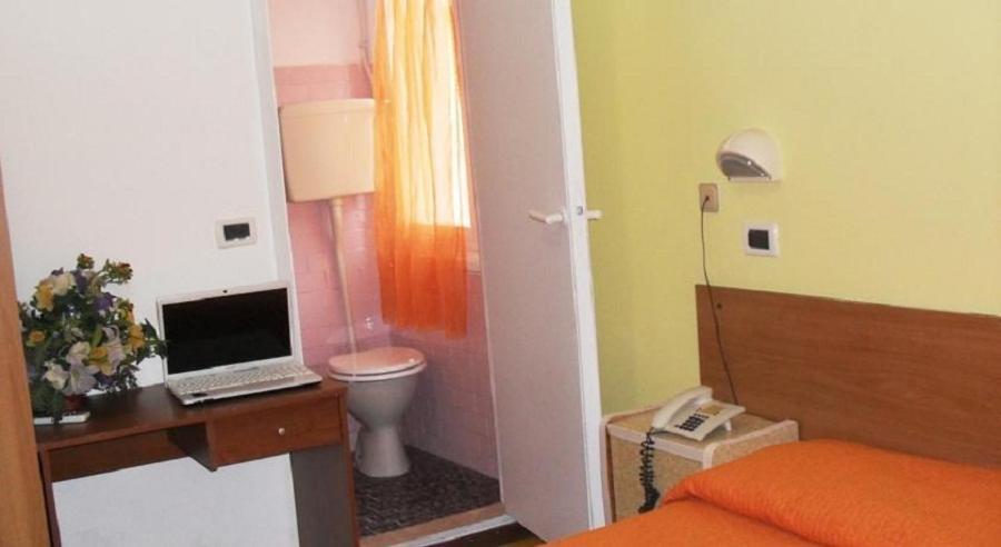 Hotel Eliseo Rimini Bagian luar foto
